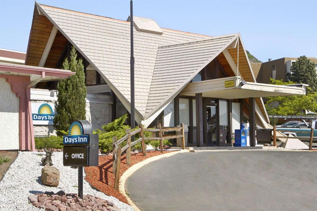 Days Inn | Northwest Colorado Springs