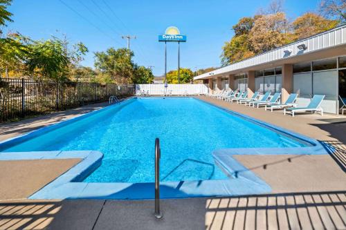 Days Inn | Dubuque