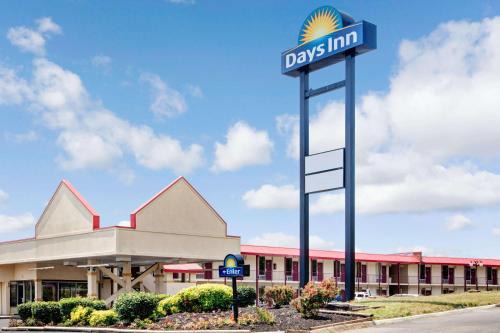 Days Inn | Cedar Bluff