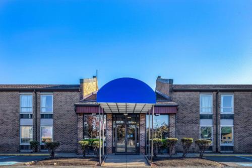 Days Inn | Lakeview