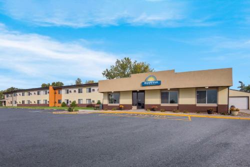 Days Inn | Newton