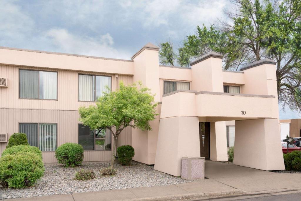 Days Inn | St. Cloud