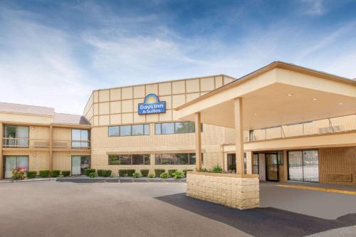 Days Inn | Madison Heights