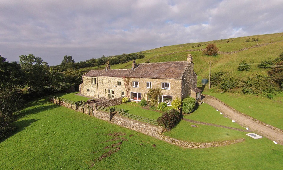 Deerclose West Farmhouse | Horsehouse