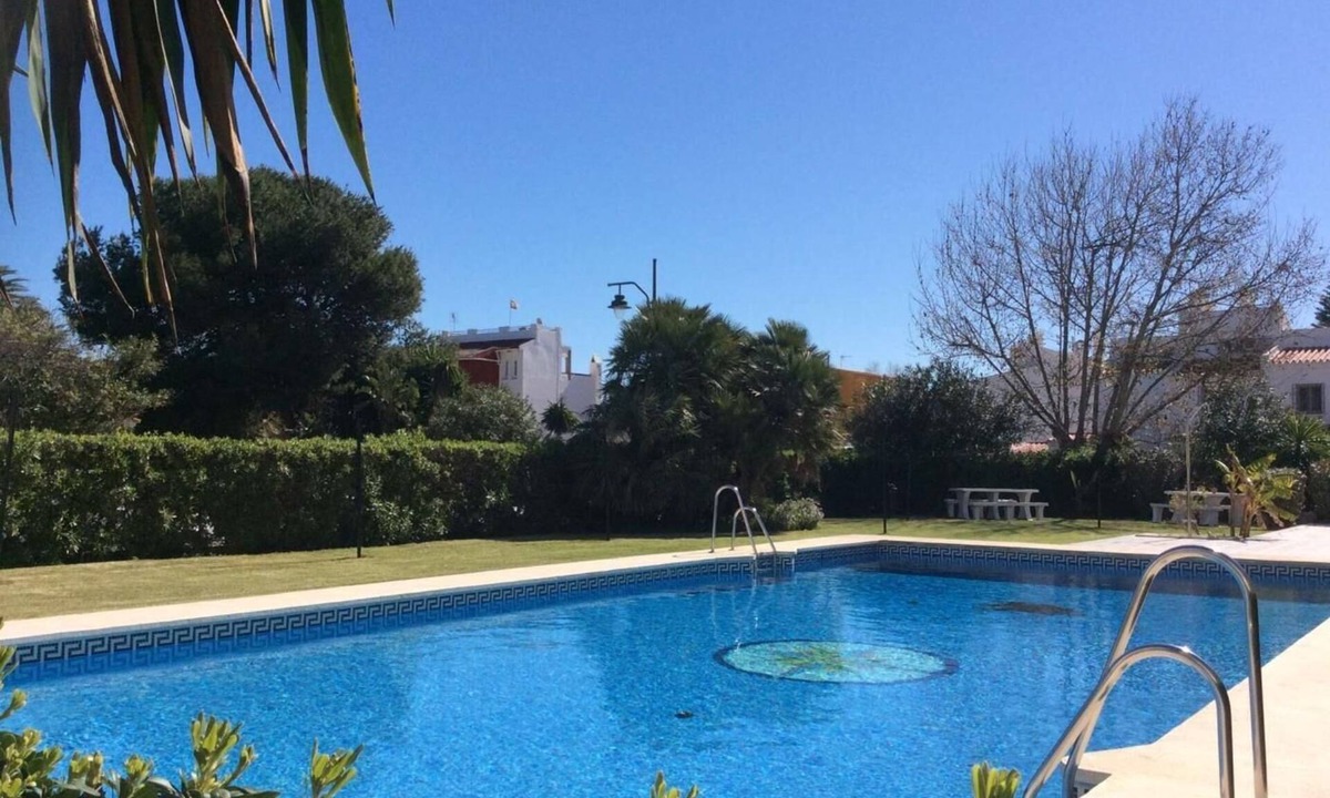Del Parque Flats | Guadalmar