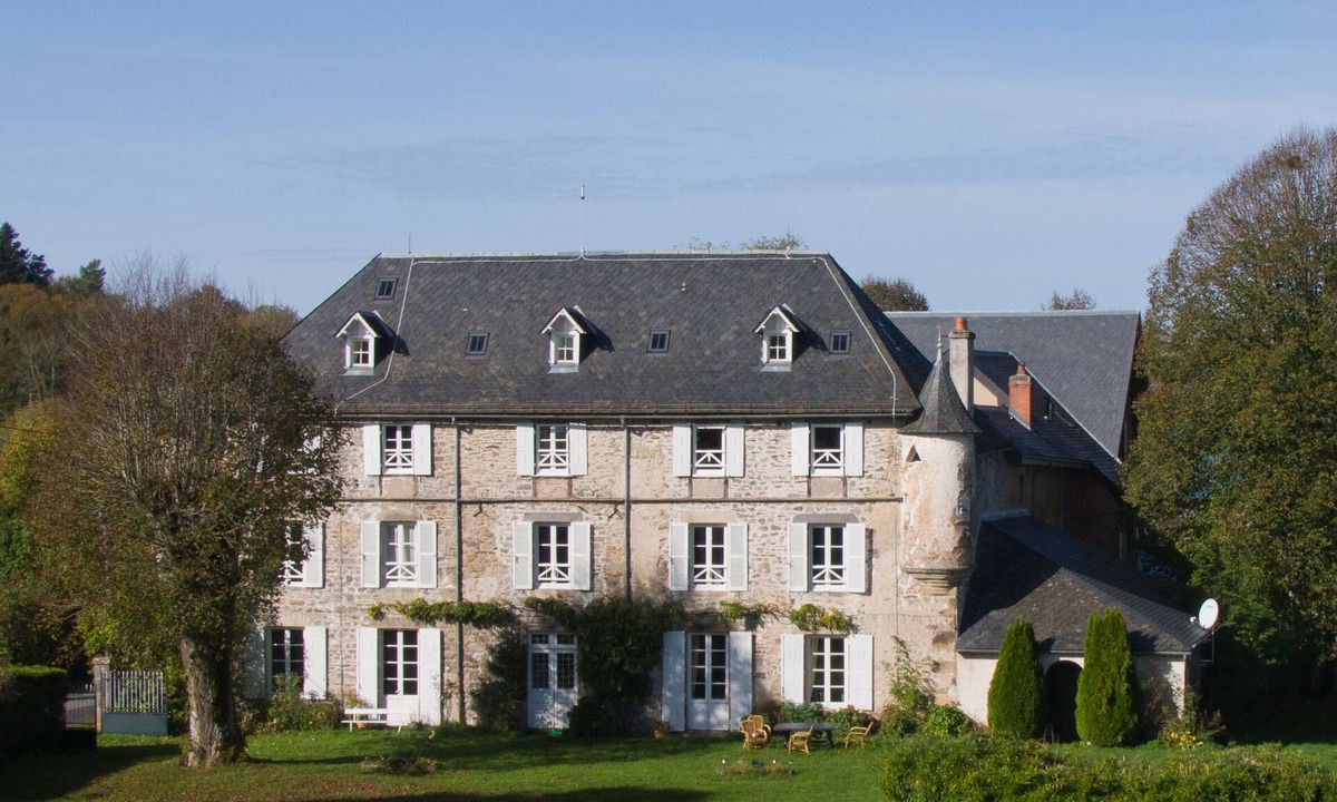 Discover The Auvergne At Century Castle | Savennes