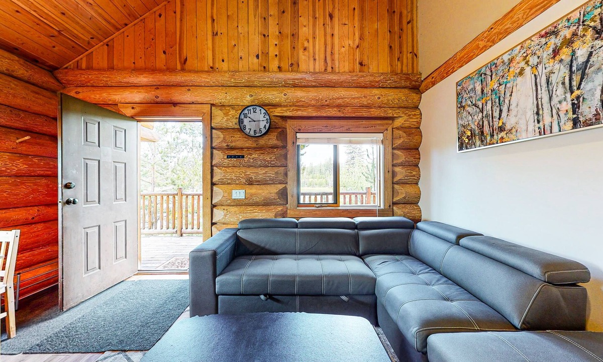 Lakefront Wilderness Resort Deck Internet | Lac Le Jeune