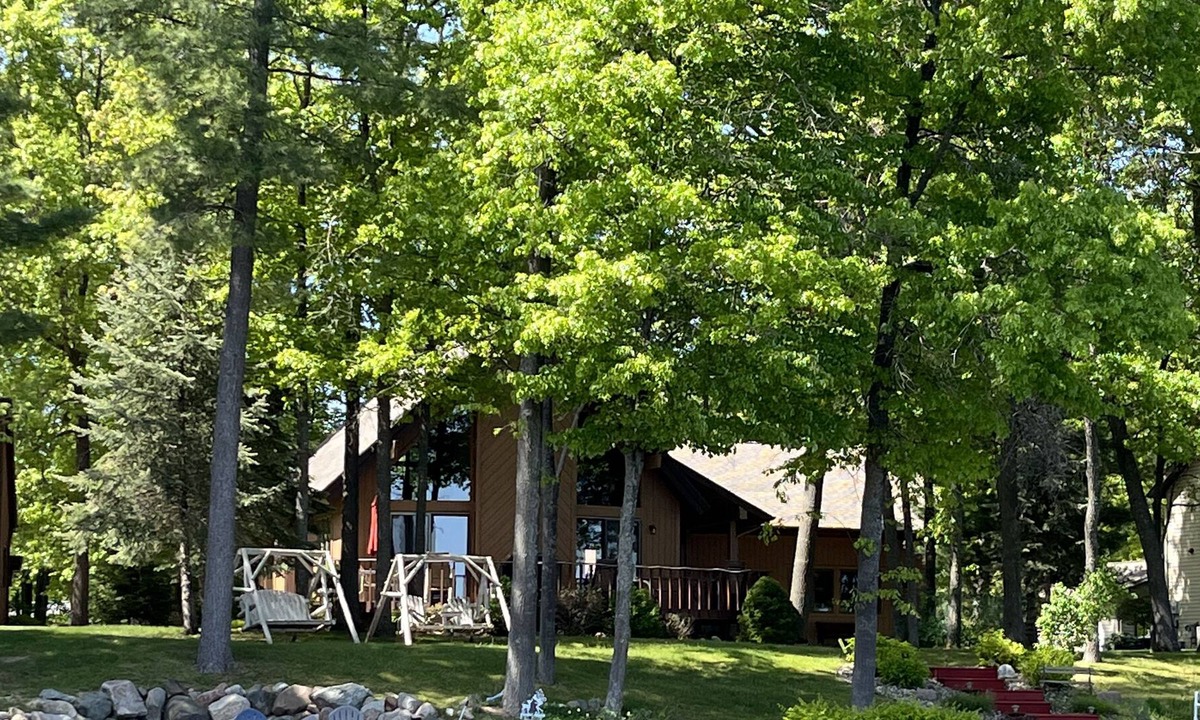Dream Cottage Beach Dock Pontoon Rental | Gladwin