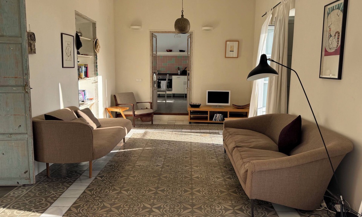 Casa De | San Ambrosio