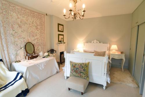 Ellesmere | Castle Cary