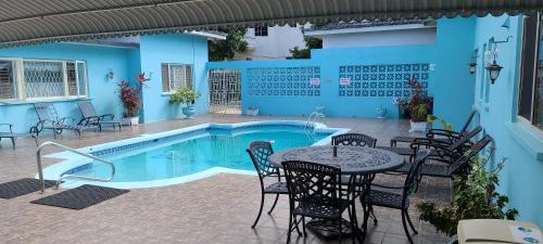 Eslyn Villa Runaway Bay | Runaway Bay