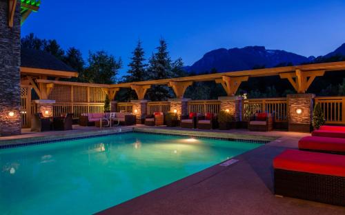 Executive Suites Hotel Resort Squamish | Garibaldi Highlands