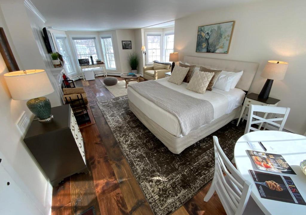 Farmhouse Farm Road Estate Mt Snow | West Dover