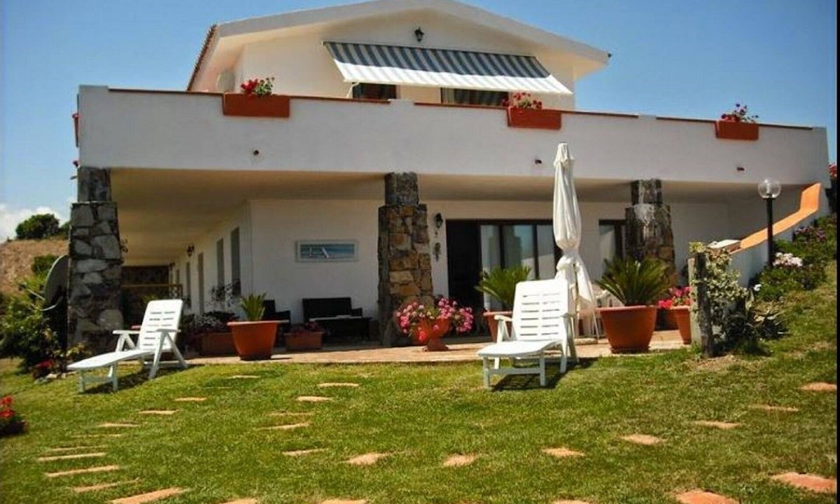 Farmhouse Comino Alto Apt | Siniscola