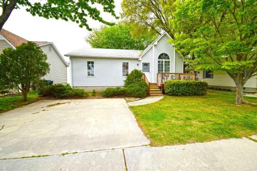 Fountain Road | Caine Woods