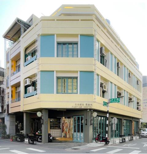 Hostel | West District