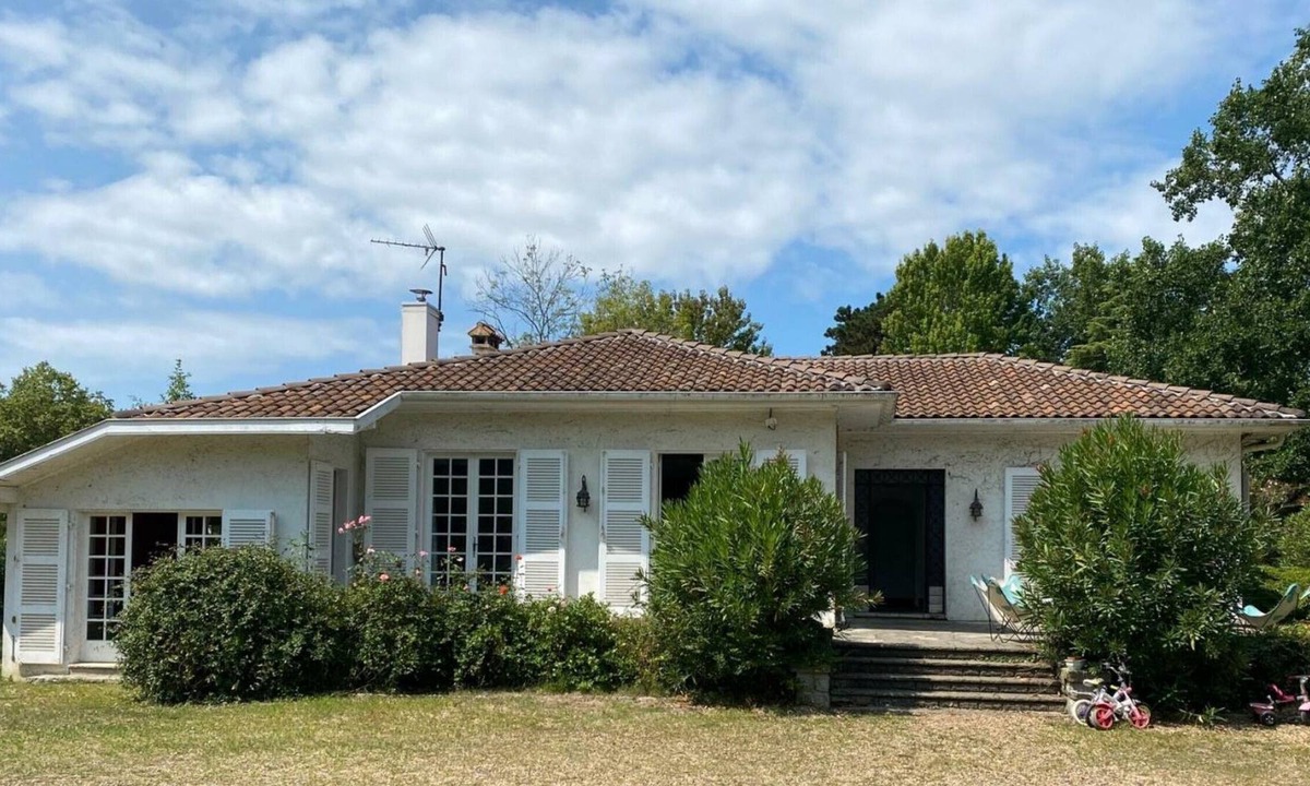 Persons | Saint-Andre-de-Seignanx