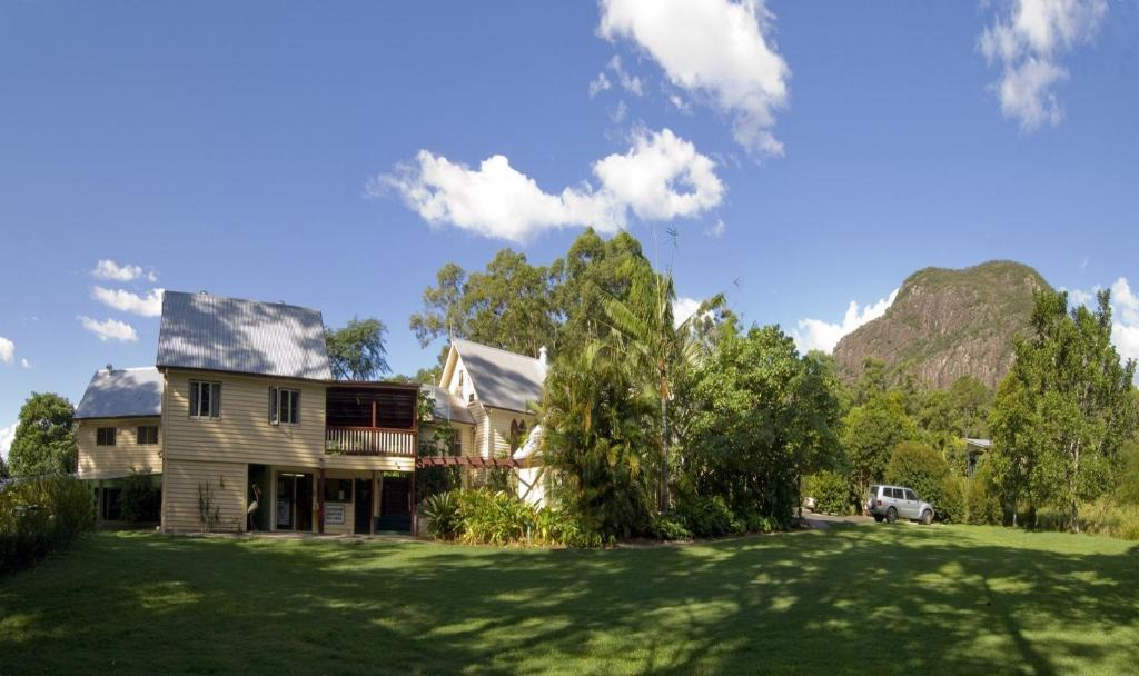 Glass Mountains | Glass House Mountains