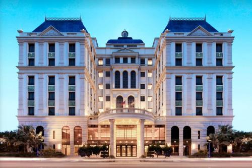 Golden Tulip Aesthetics | Zhunan