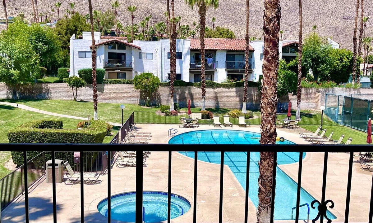 Palm Springs | Canyon Corridor
