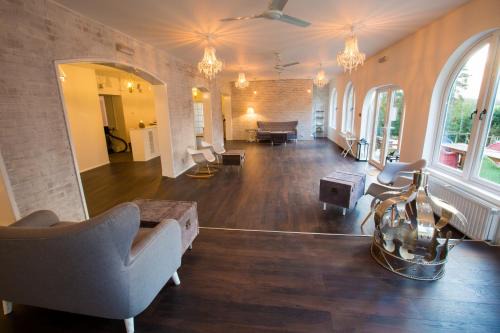 Gray Manor Hotel | Cholderton
