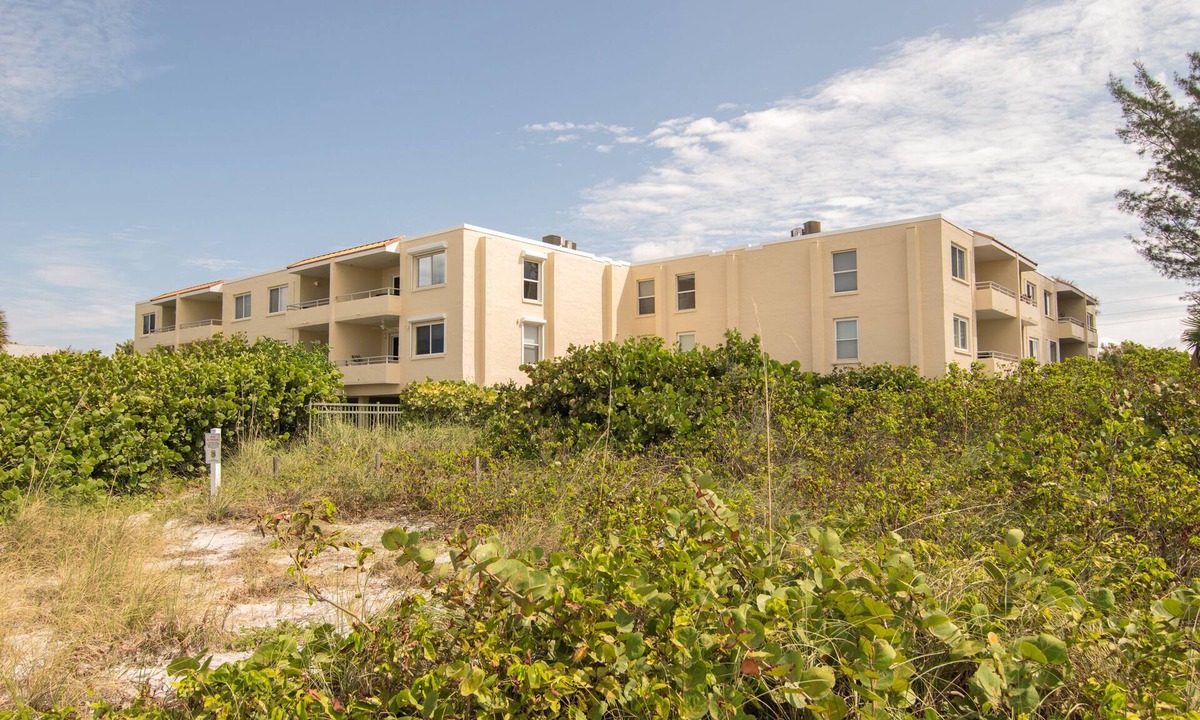 Runaway Bay Bradenton Beach | Holmes Beach