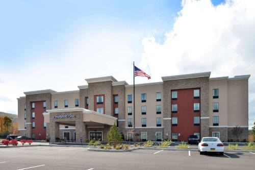 Hampton Inn Post | Painted Post