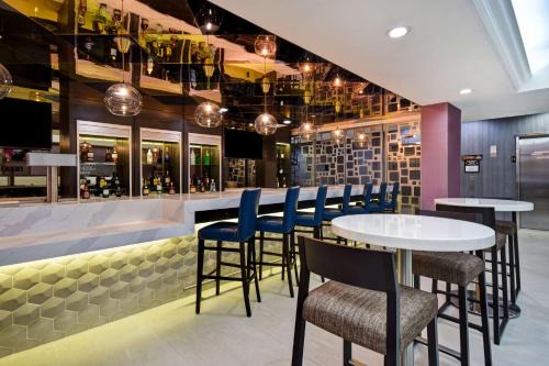 Hampton Inn District | Queens