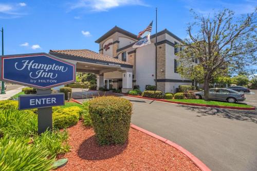 Hampton Inn Suites | Hayward