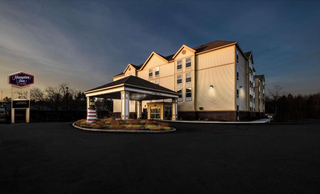 Hampton Inn Waterville | Waterville