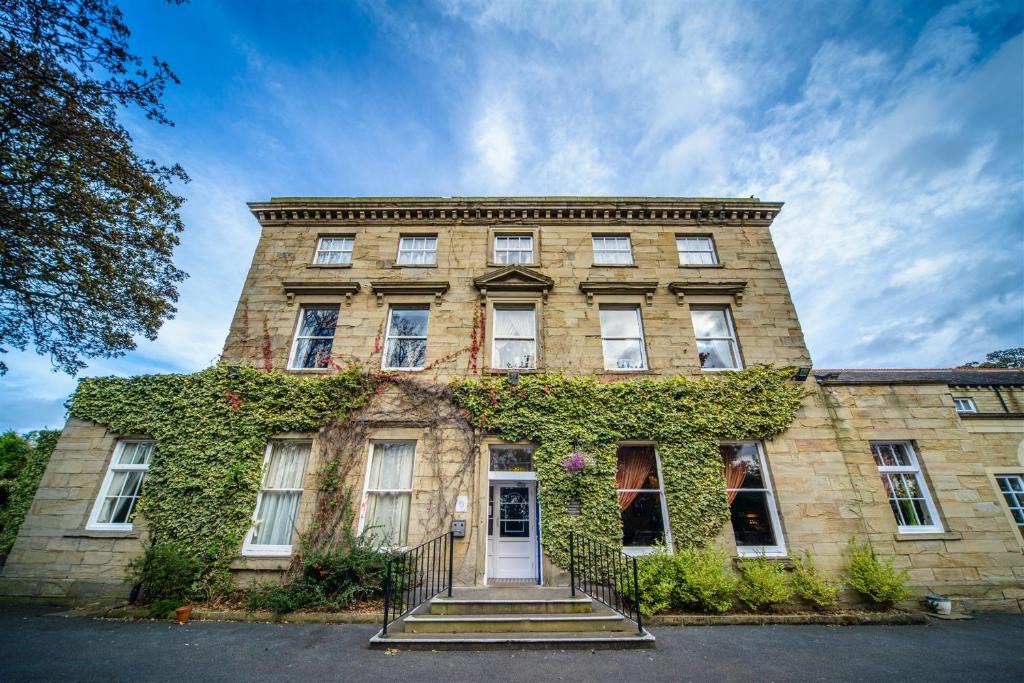 Healds Hall Hotel | Liversedge