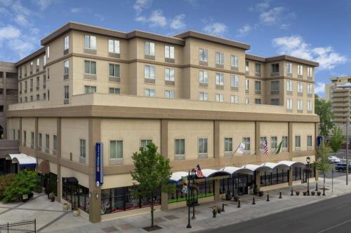 Hilton Garden Inn Yakima Downtown | Brownstown