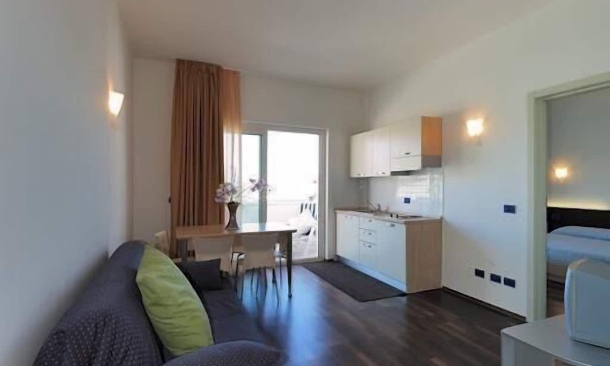 Holiday Alba Adriatica Persons | Alba Adriatica