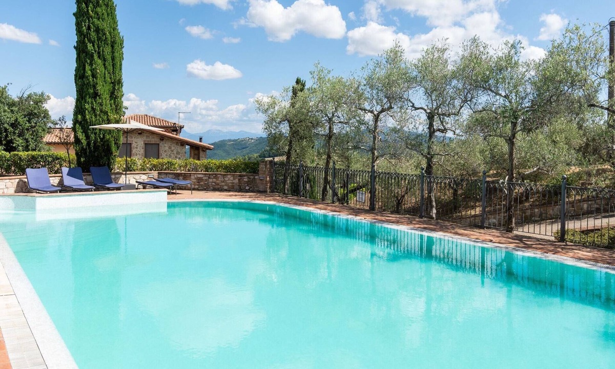 Holiday Collazzone Swimming | Canalicchio