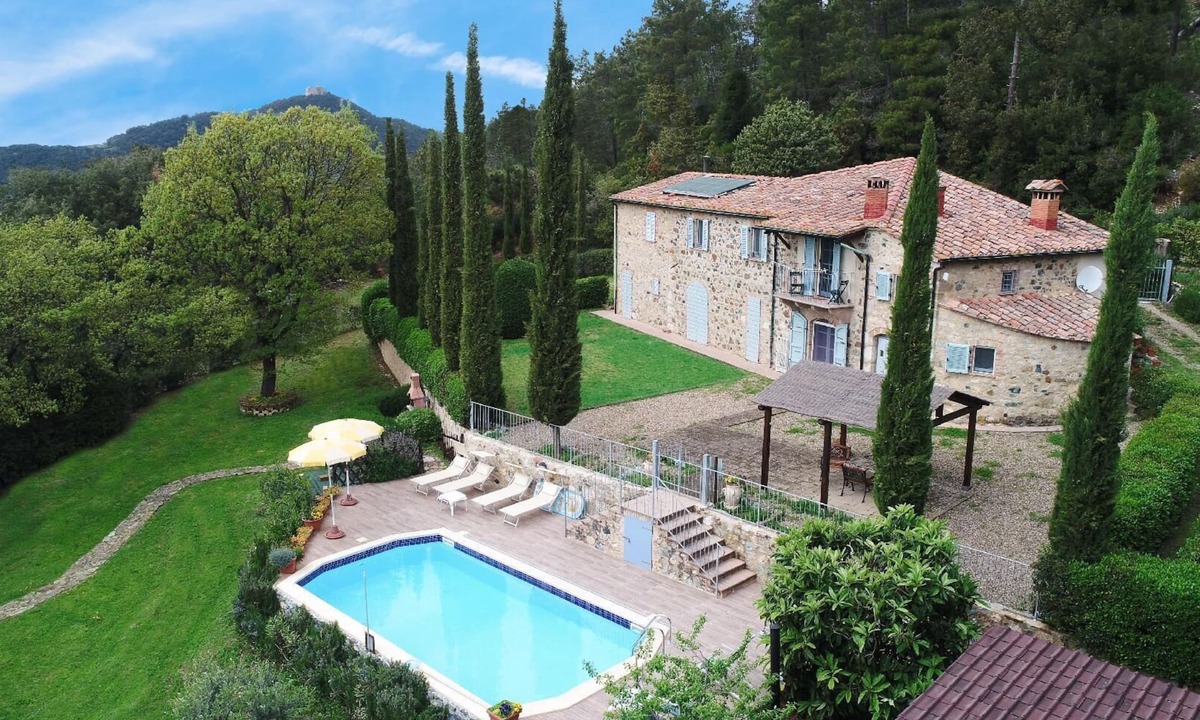 Holiday Montecastelli Persons Farmhouse | Montecastelli