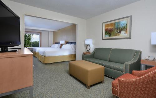 Holiday Inn Express Hotel Point South Ihg | Archdale