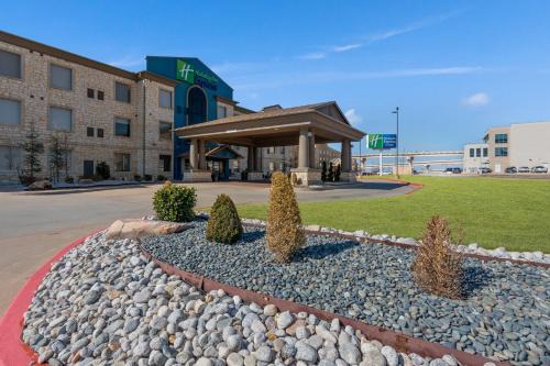 Holiday Inn Express Hotel Shawnee Ihg | Quail Creek