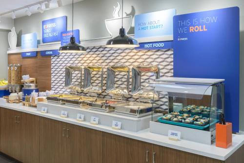 Holiday Inn Express Southington Ihg Hotel | Southington