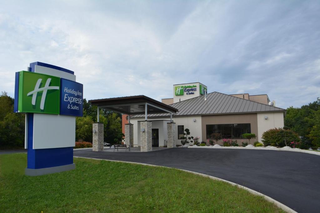 Holiday Inn Express Suites Waterville North Ihg Hotel | Waterville