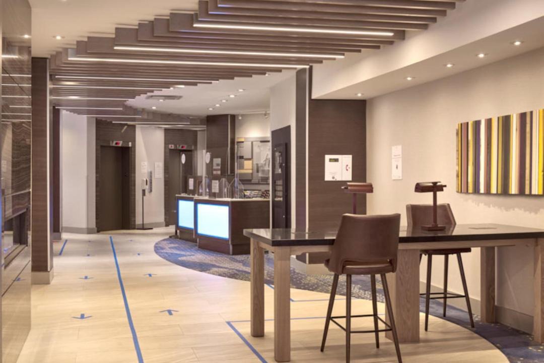 Inn | Metrotown