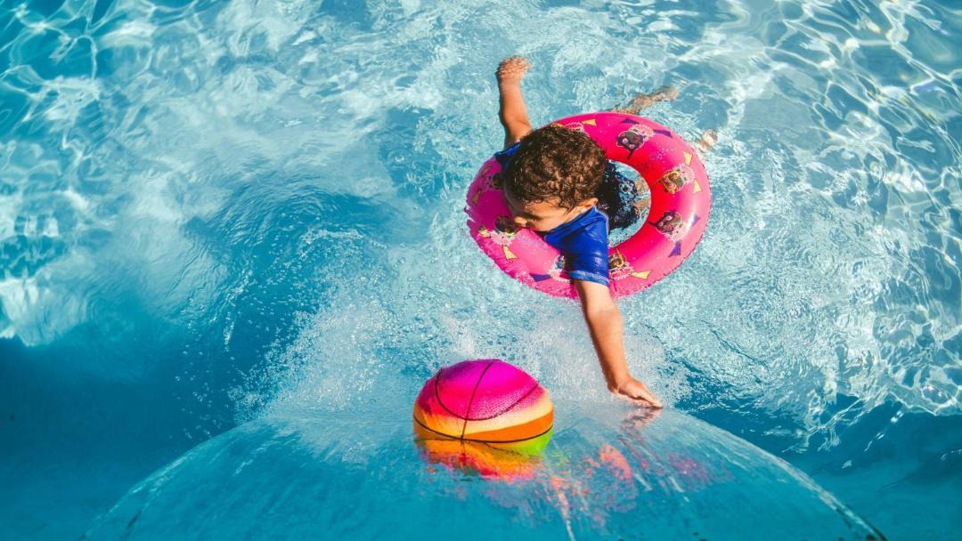 Holiday Inn Hotel London Ihg | White Oaks
