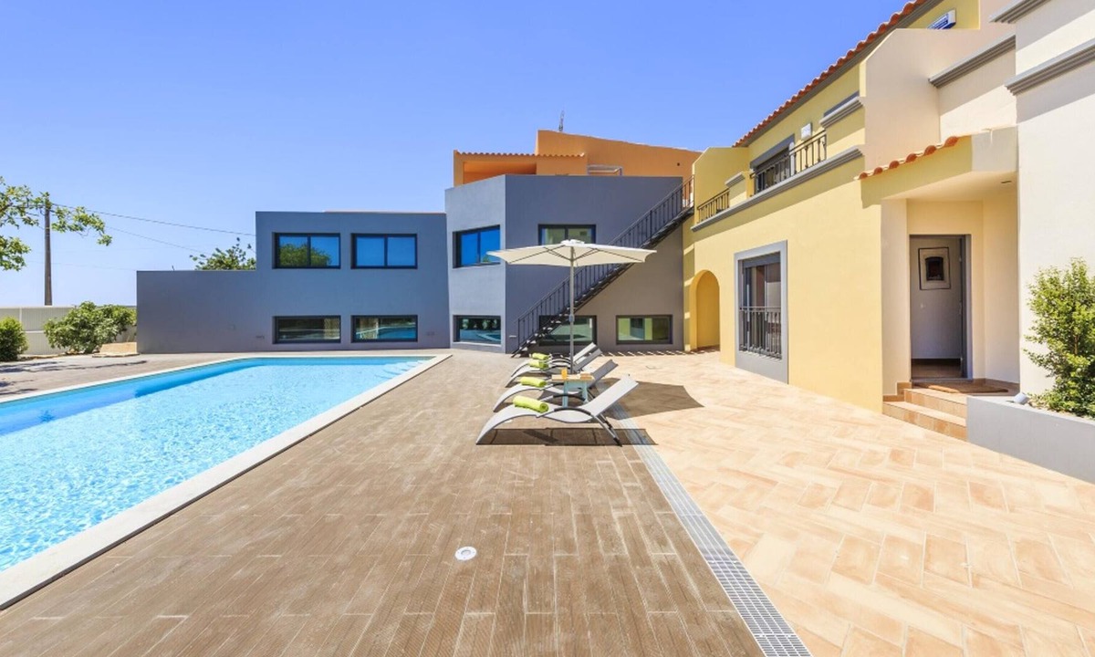 Villa Chambres Avec Vue Sur La Mer Piscine Partagée Et Jardin Clos À Quelfes Km Plage | Olhao