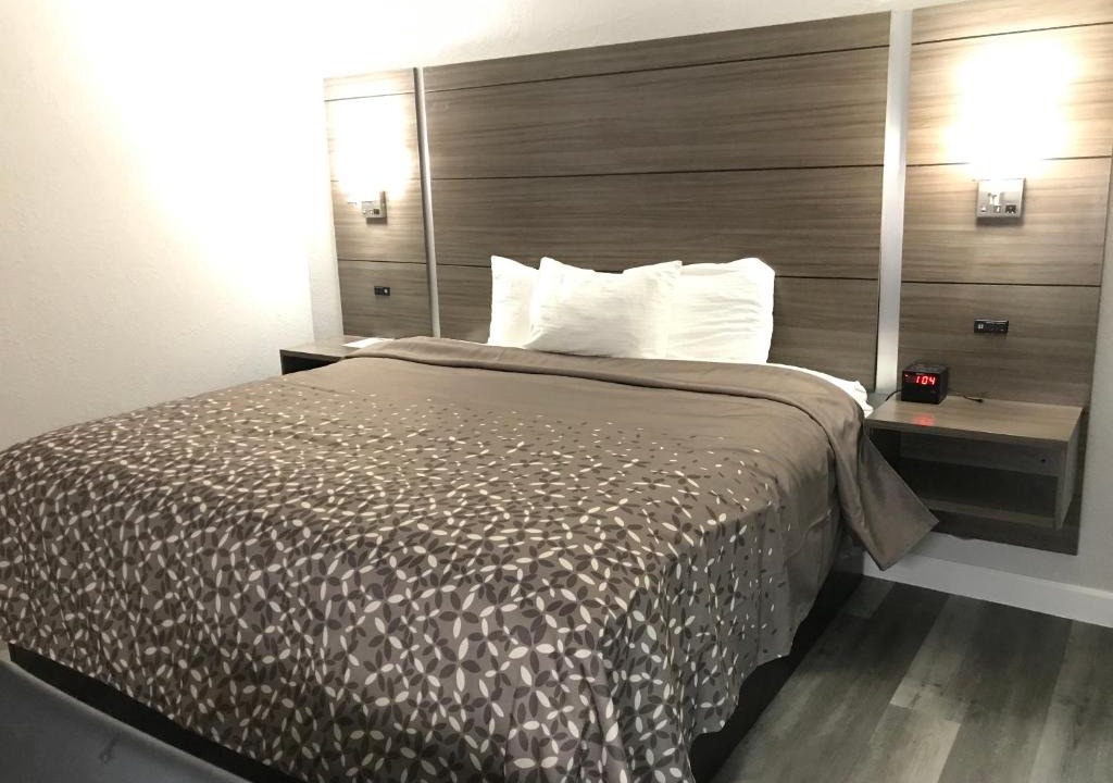 Hometown Inn | Clearwater