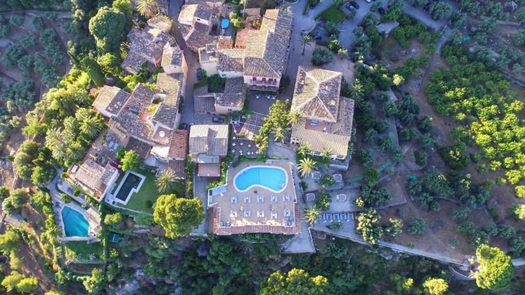 Hoposa Costa Adults | Llucalcari