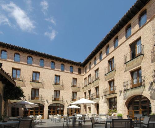Hotel Cienbalcones | Daroca