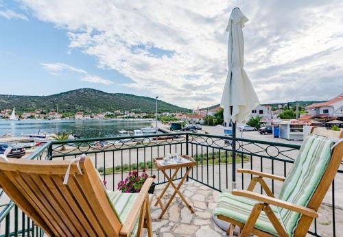 Holiday Marina Persons | Vinisce