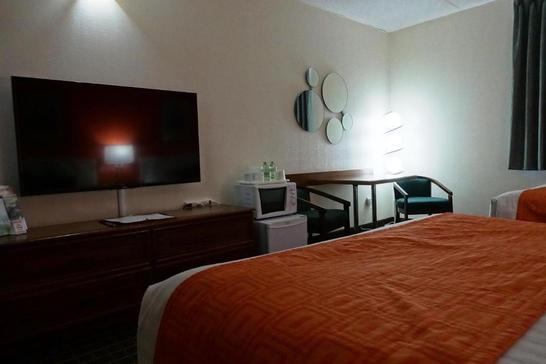 Howard Johnson | Tillsonburg