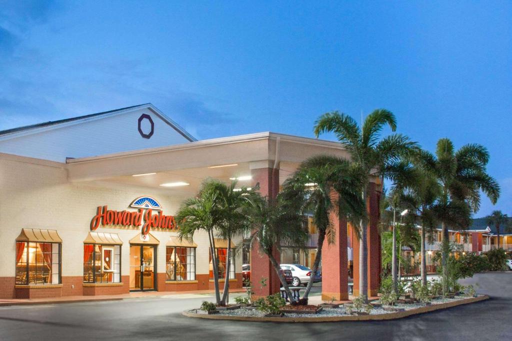 Howard Johnson | Fort Myers