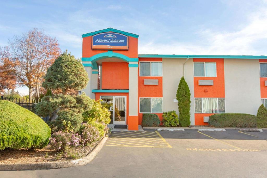 Howard Johnson | Southeast Salem