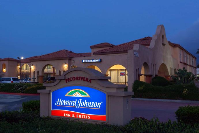 Howard Johnson | El Rancho